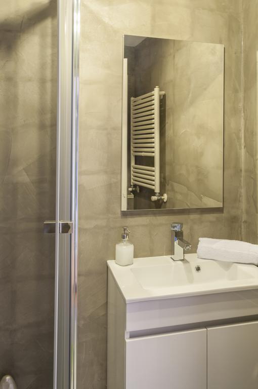 Contemporary Lisbon Apartment In Historical Chiado Ngoại thất bức ảnh